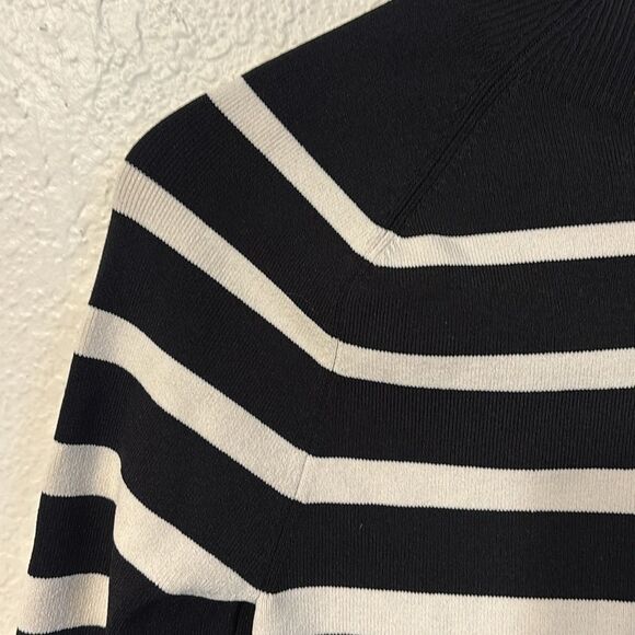 COS Cropped Mockneck Top Small - Picture 4 of 5